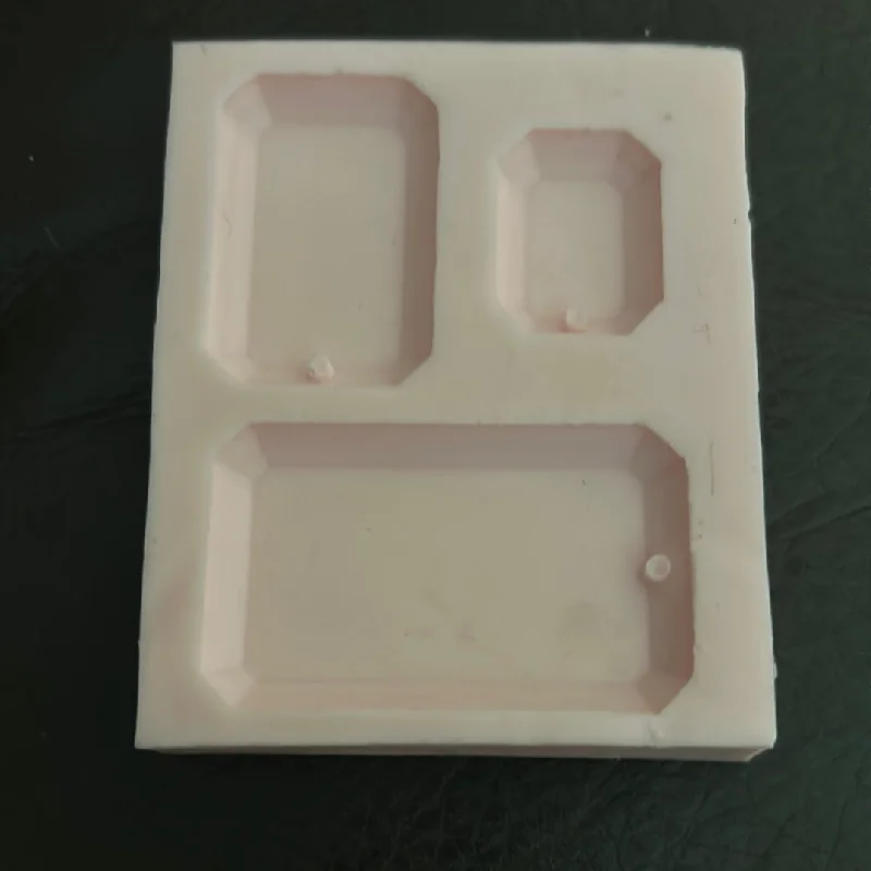 Silicone mould pendant